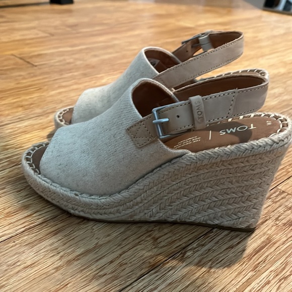 Toms Monica Slingback Wedge Sandal - Wedges Espadrilles Cream/Tan sz 7 - Picture 2 of 5